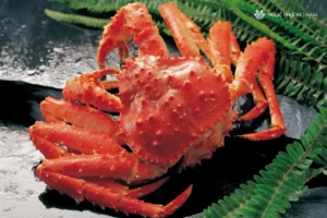 Thưởng thức Cua Hoàng Đế hấp thượng hạng tại Nhà hàng Ngọc Phương Nam Hạ Long. Hải sản tươi ngon, đậm đà vị biển Bãi Cháy. Đặt món ngay!