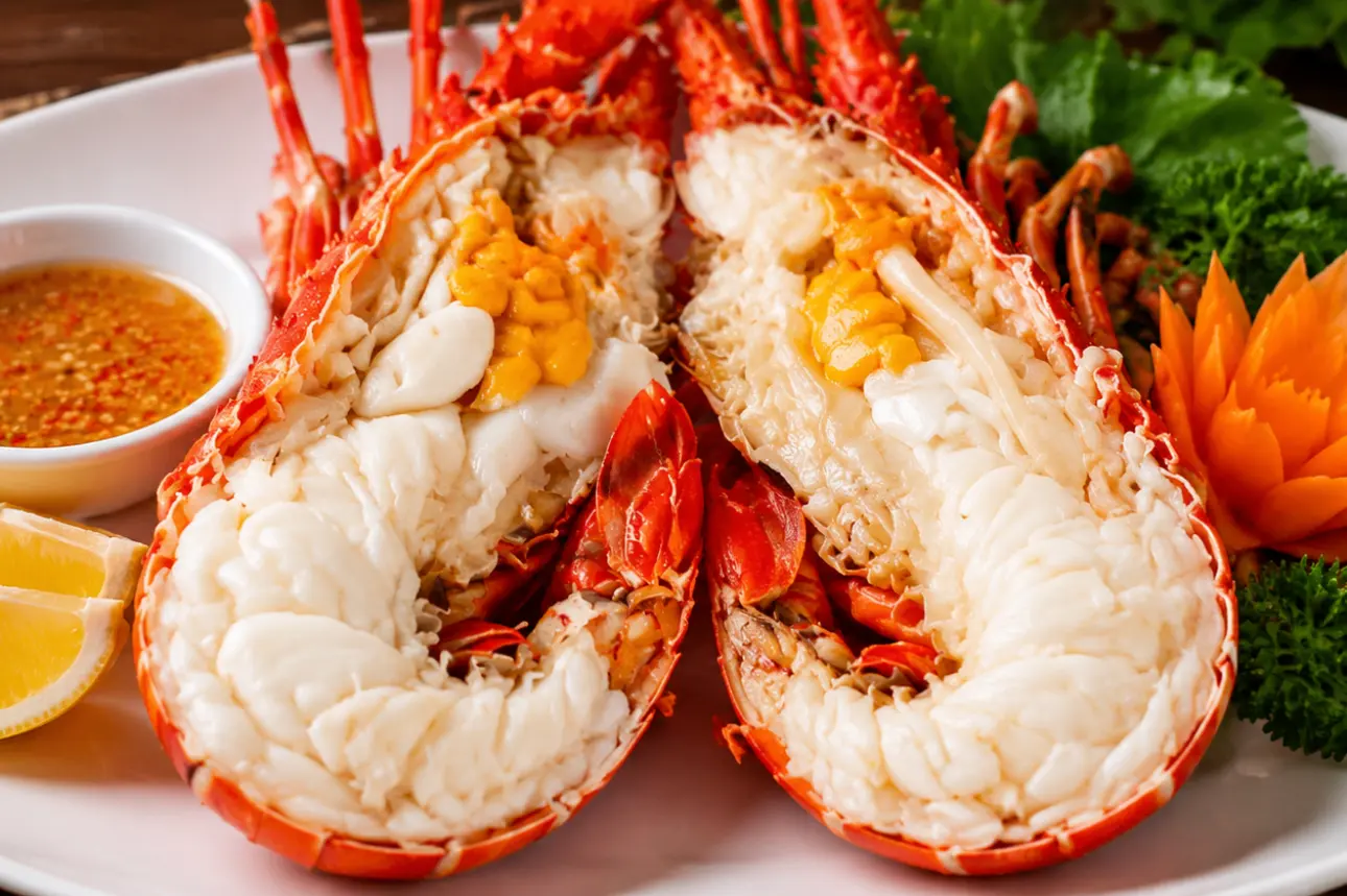Thịt tôm hùm xanh giàu protein, omega-3 và khoáng chất tốt cho sức khỏe