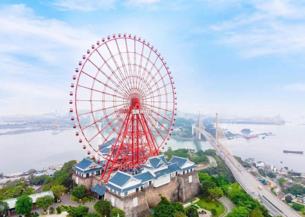 Vòng quay Mặt Trời khu Ba Đèo Sun World Hạ Long