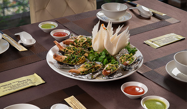 Tu hài nướng mỡ hành tại Nhà hàng Ngọc Phương Nam