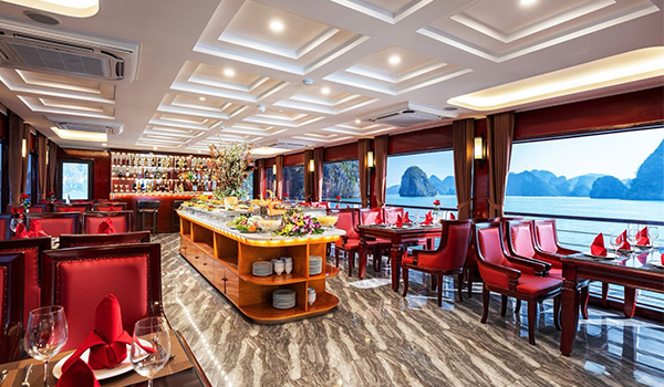 Phòngăn view biển sang trọng trên du thuyền Hạ Long