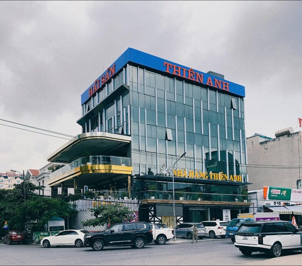 Nhà hàng Thiên Anh view đêm Hạ Long