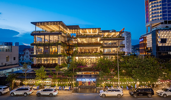 Nhà hàng Ngọc Phương Nam tại Bãi Cháy Hạ Long 